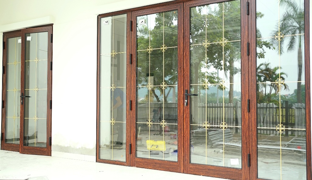 Bộ ba siêu Phẩm Cửa nhôm xingfa, kính hộp nan trang trí và khóa Kinlong Bộ ba siêu Phẩm Cửa nhôm xingfa, kính hộp nan trang trí và khóa Kinlong
