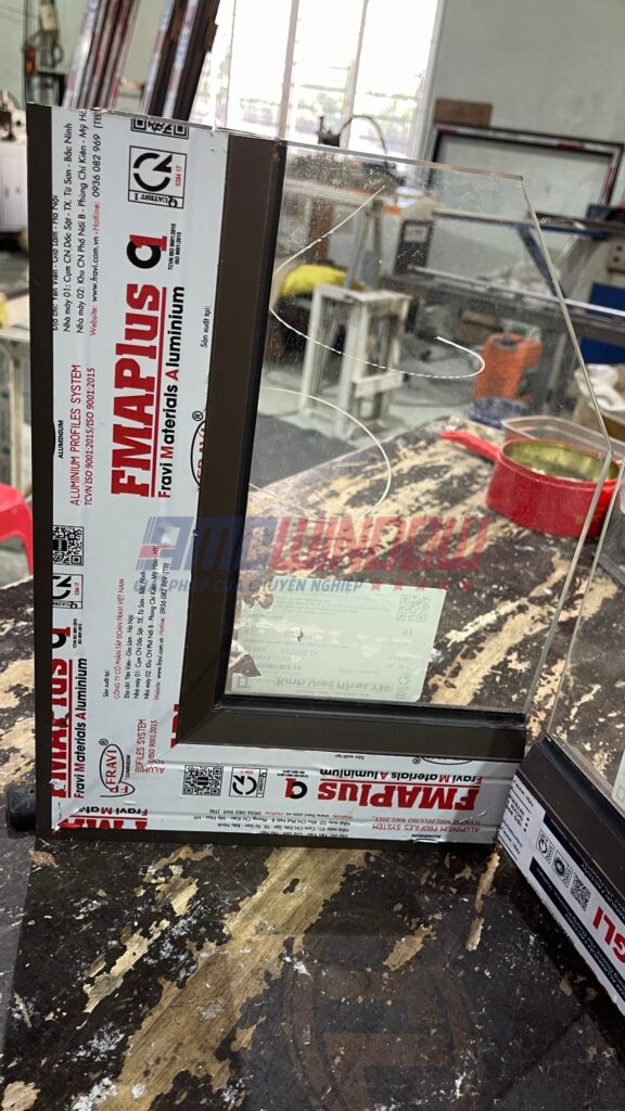 Cửa nhôm hệ 55 vát cạnh cao cấp